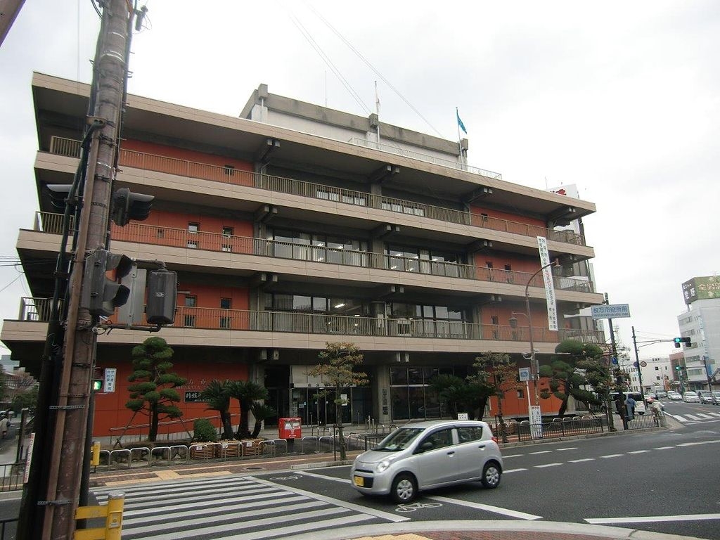 枚方市役所 Photo by Route171